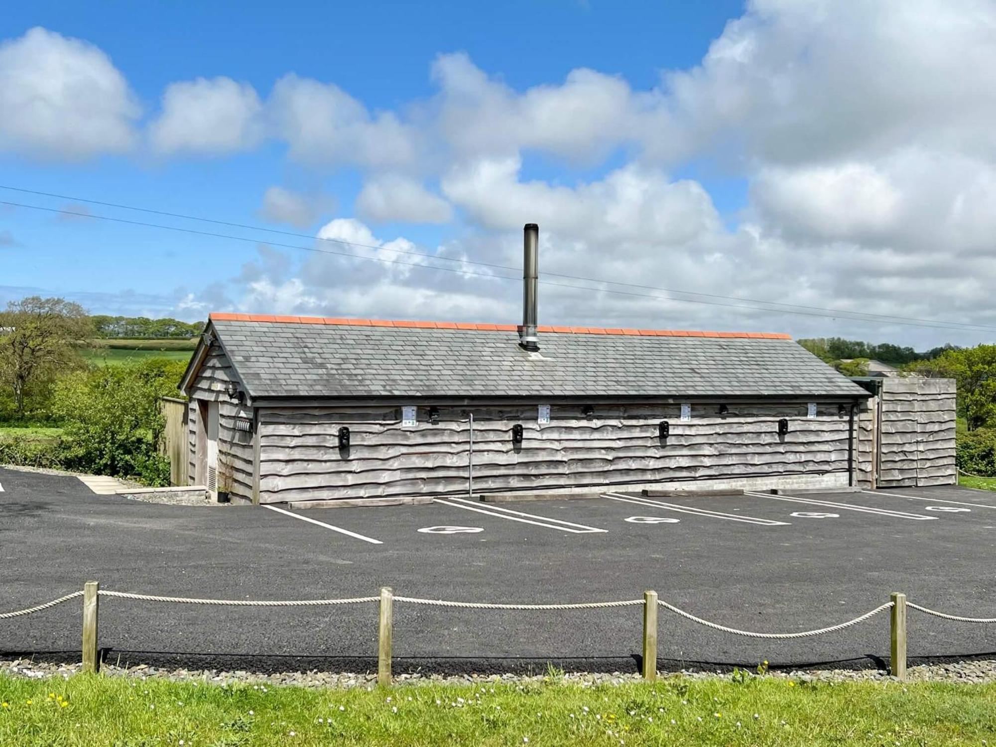 Montgomery Barn Bideford Exterior photo