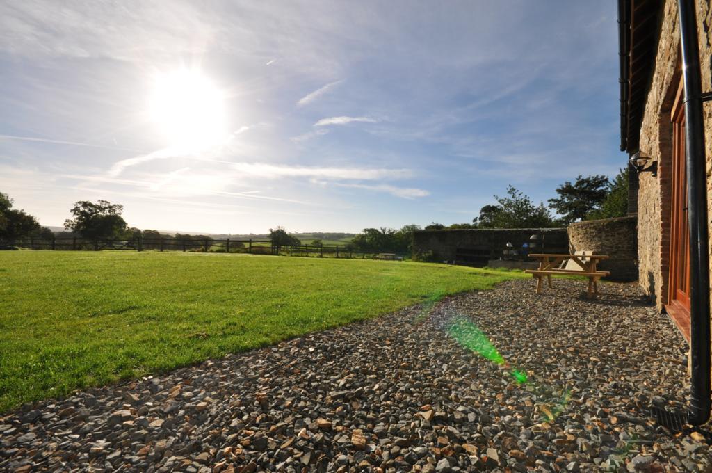 Montgomery Barn Bideford Exterior photo